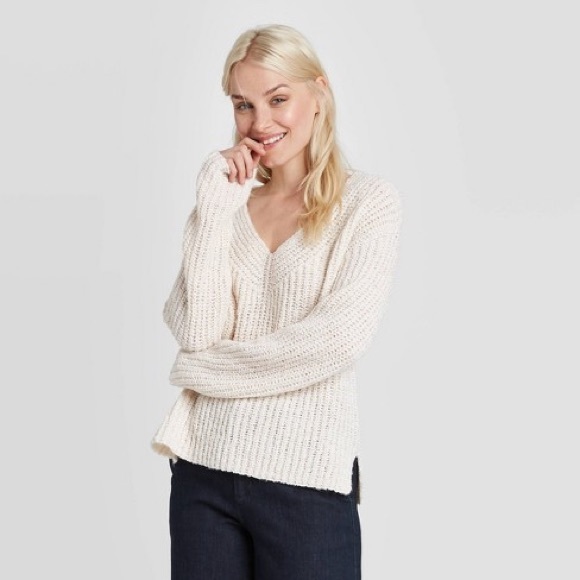 a new day Sweaters - NWT cream v-neck pullover sweater